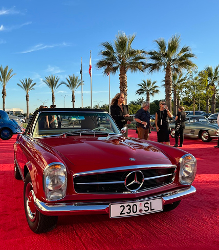 Das neue Mercedes-Benz Classic Center ist in Long Beach