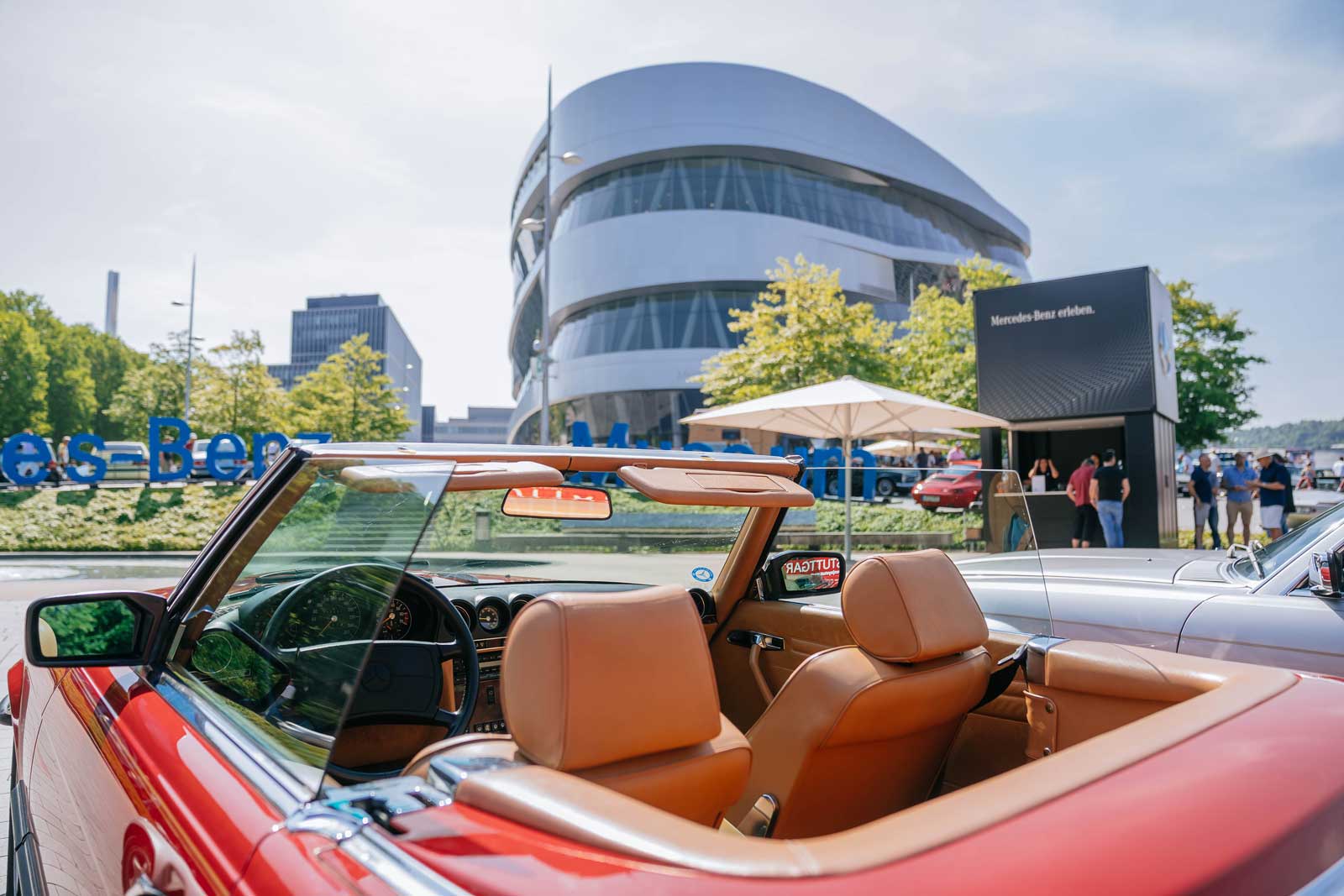 Old- und Youngtimertreff „Classics & Coffee“ am Mercedes-Benz Museum