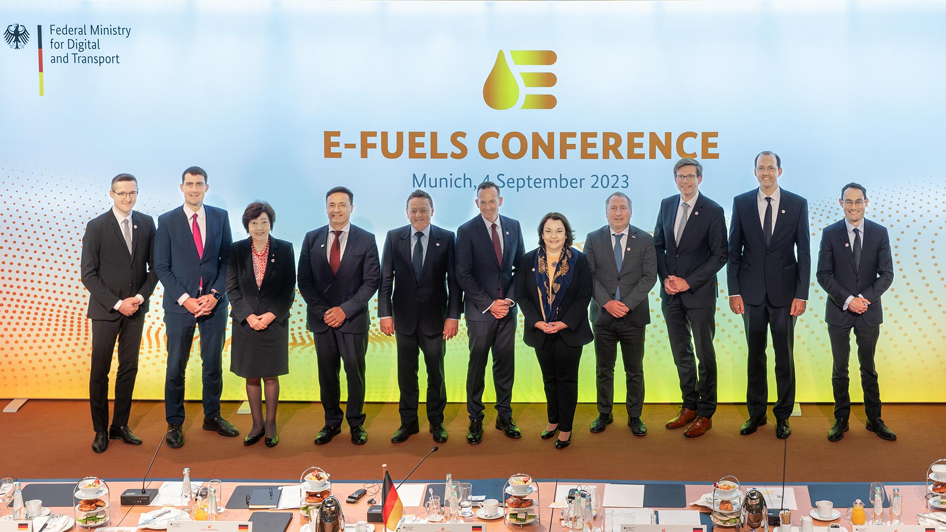 1. internationale eFuels Konferenz: Vertreter aus über 70 Staaten möchten Markthochlauf für eFuels beschleunigen